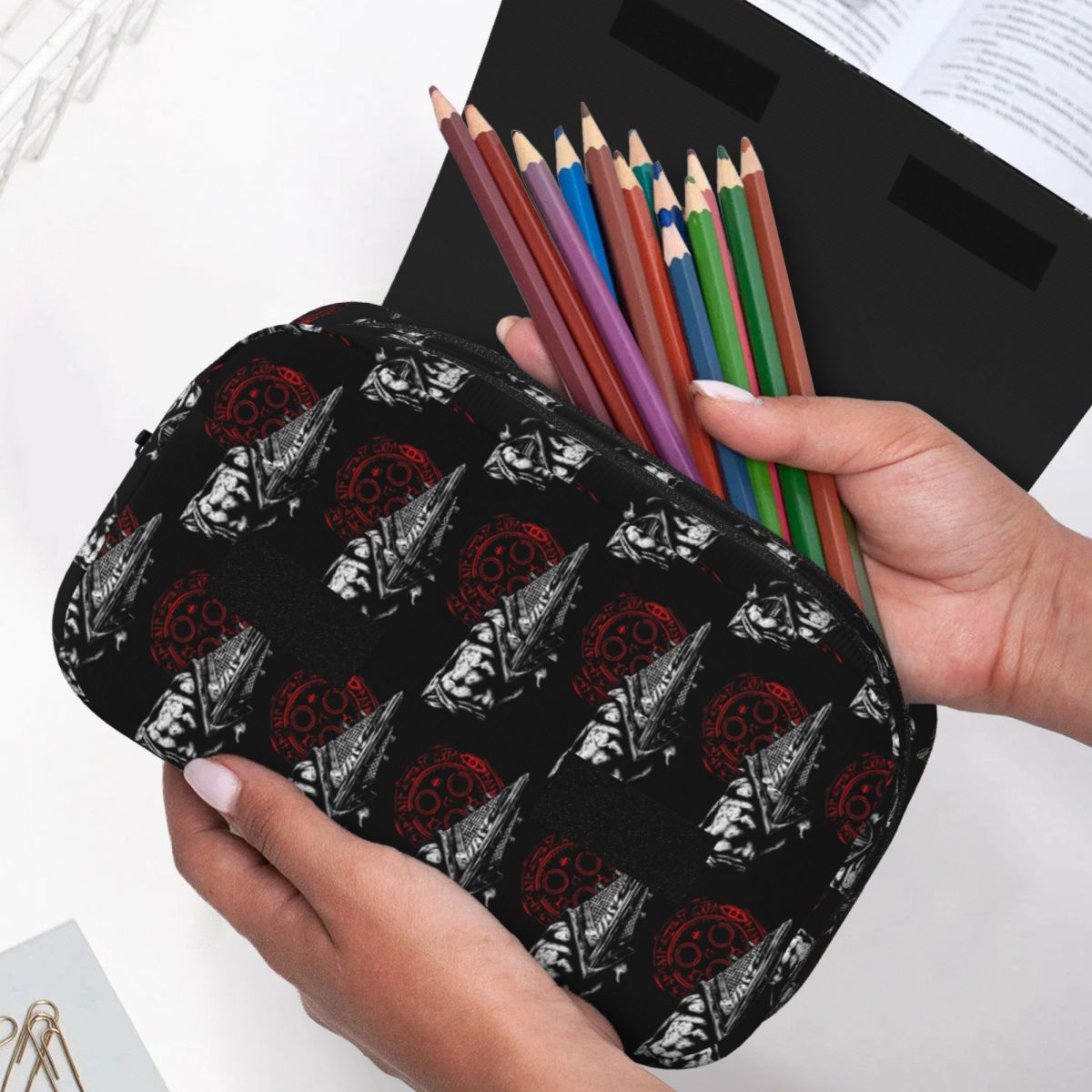 Trousse à crayons Chain Link A - Stationery And Office Supply Chain avis et prix